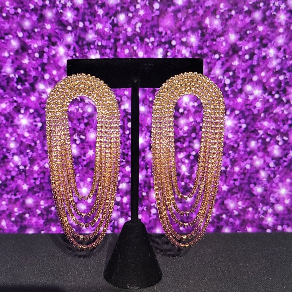 🌞NWT Beautiful Dangle crystal Earrings